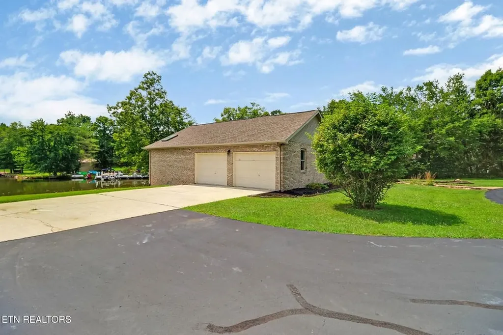 8621 Cherokee Trail Crossville TN 38572