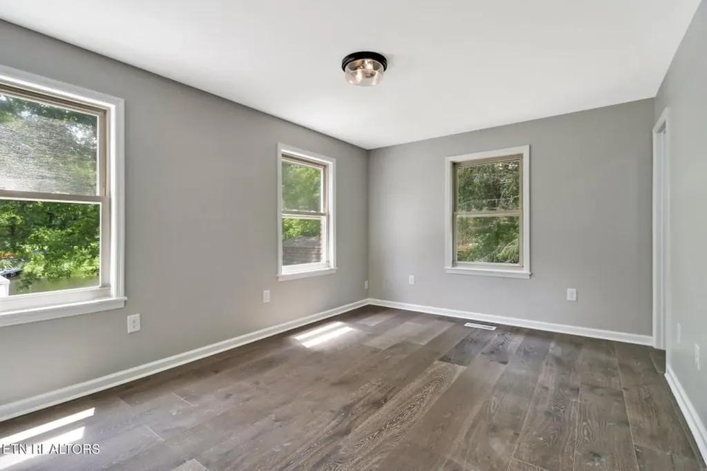 8621 Cherokee Trail Crossville TN 38572