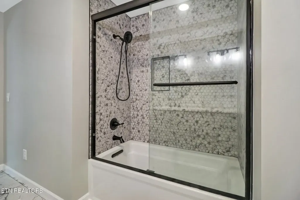 8621 Cherokee Trail Crossville TN 38572