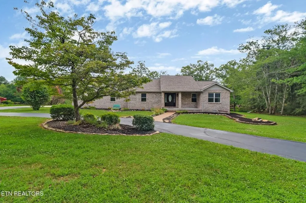 8621 Cherokee Trail Crossville TN 38572