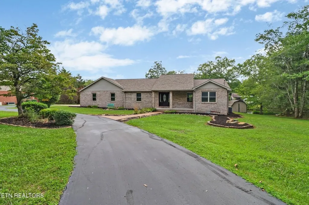 8621 Cherokee Trail Crossville TN 38572