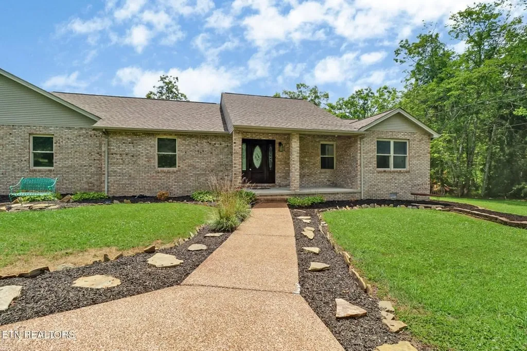 8621 Cherokee Trail Crossville TN 38572