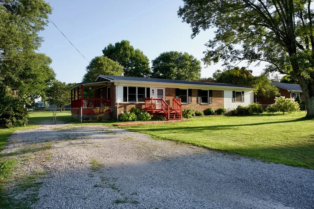 570 Forest Circle Sparta TN 38583