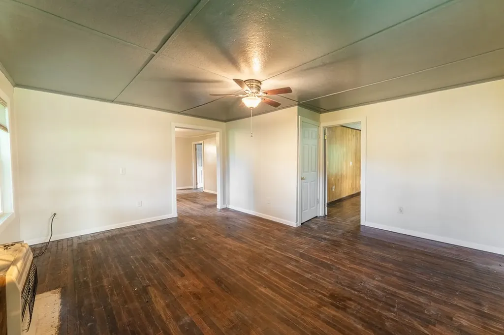 2530 Roslin Road Deer Lodge TN 37726