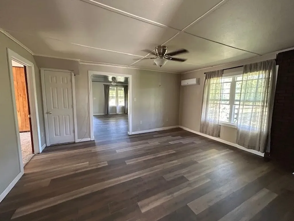 2530 Roslin Road Deer Lodge TN 37726