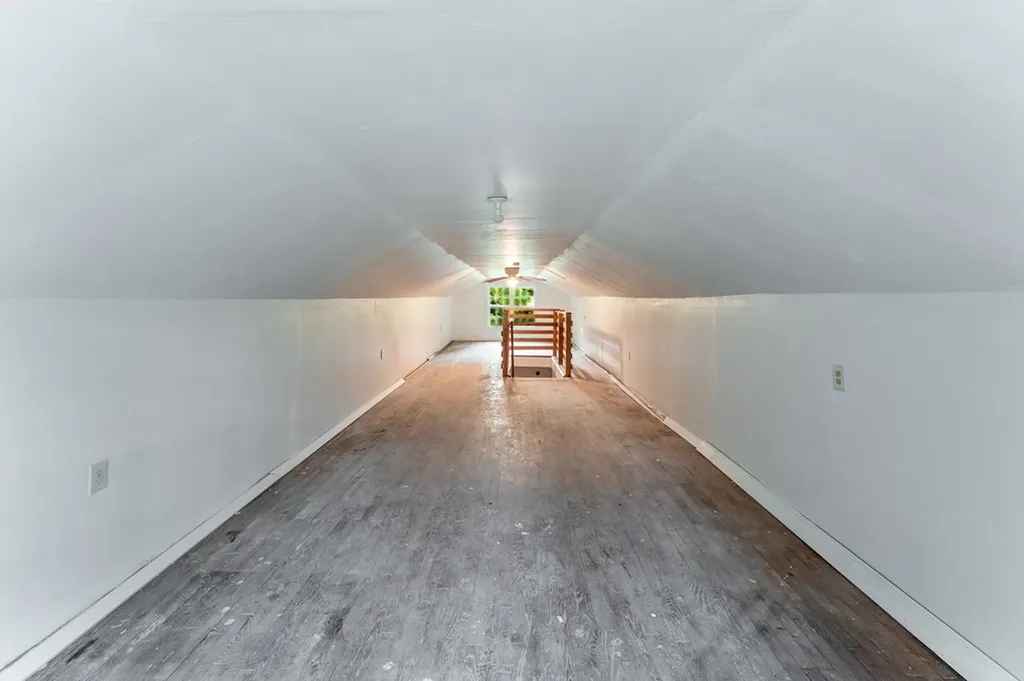 2530 Roslin Road Deer Lodge TN 37726