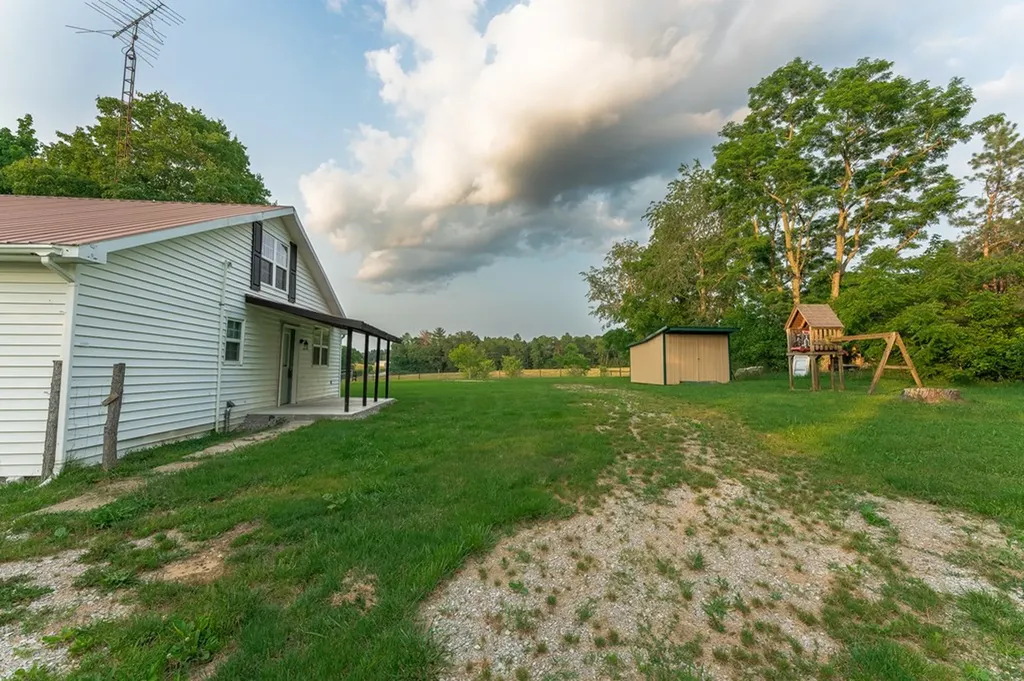 2530 Roslin Road Deer Lodge TN 37726