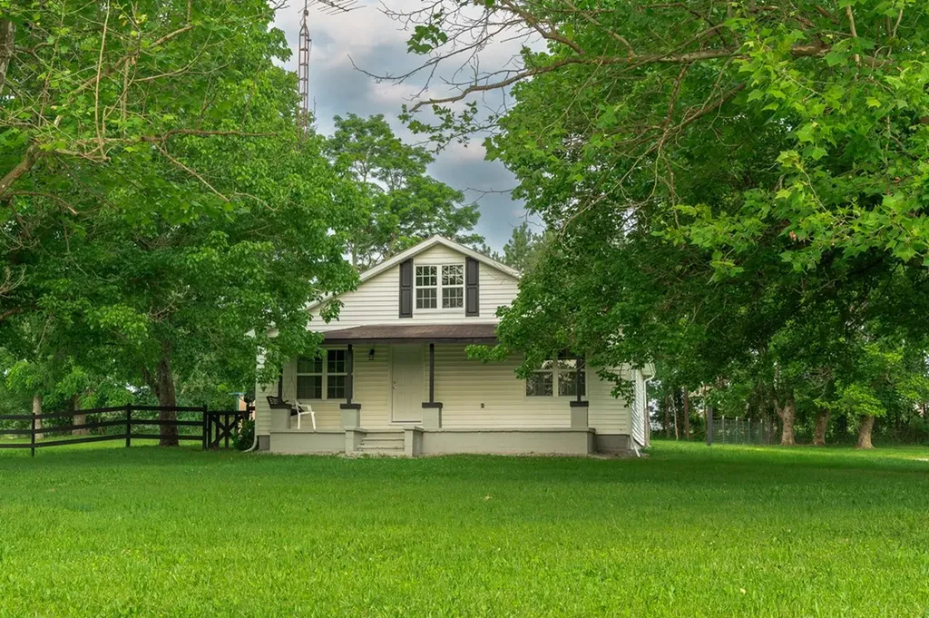 2530 Roslin Road Deer Lodge TN 37726