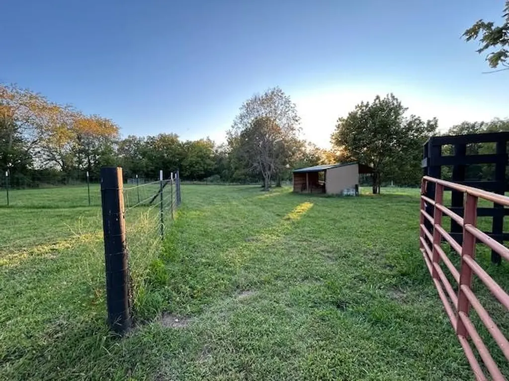 2530 Roslin Road Deer Lodge TN 37726