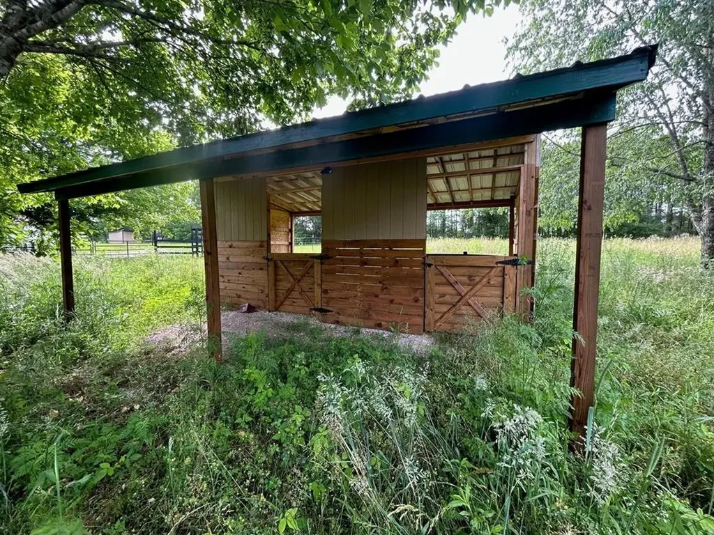 2530 Roslin Road Deer Lodge TN 37726