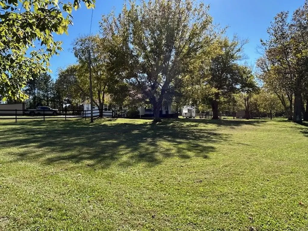 2530 Roslin Road Deer Lodge TN 37726