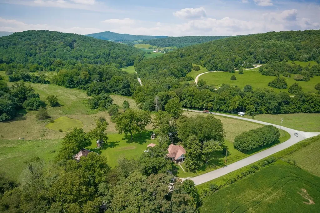 3908 Lost Creek Road Sparta TN 38583