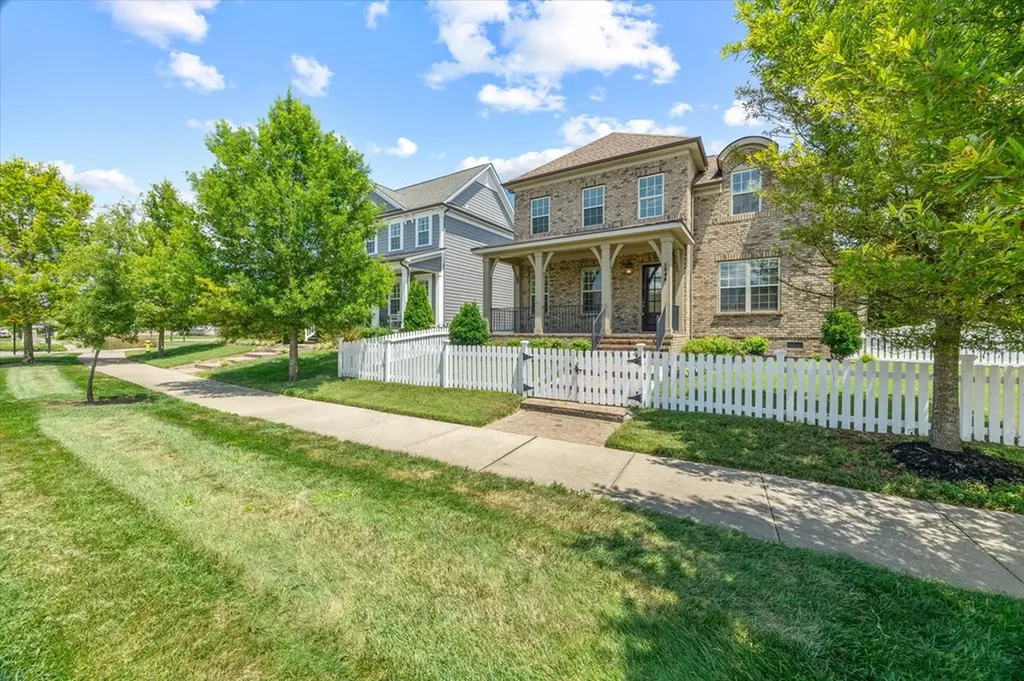 1548 Drakes Creek Hendersonville TN 37075