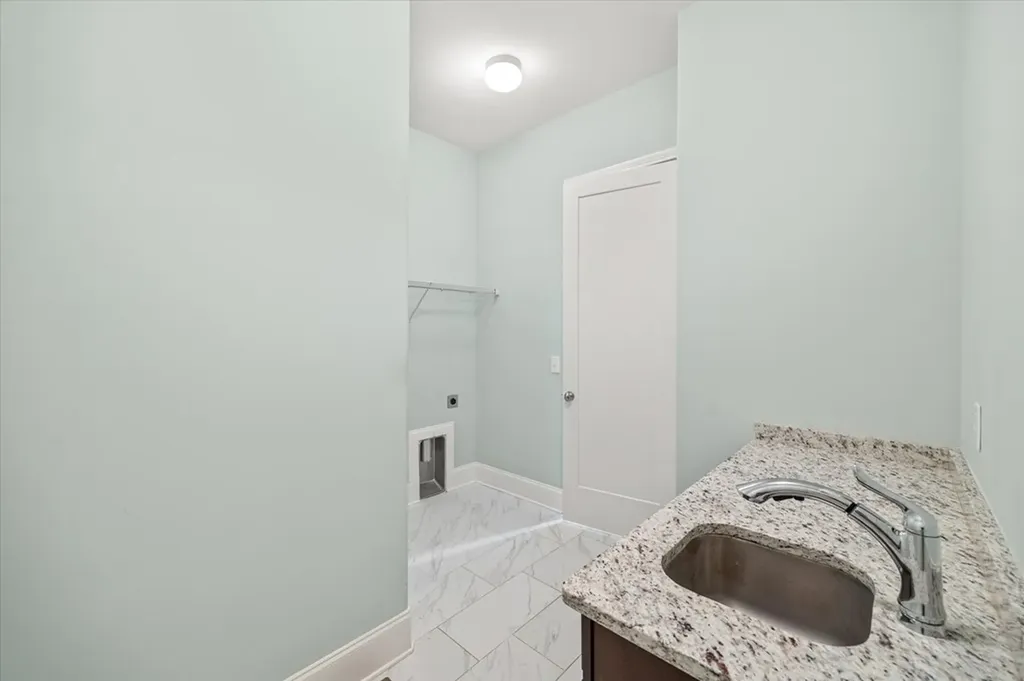 1548 Drakes Creek Hendersonville TN 37075