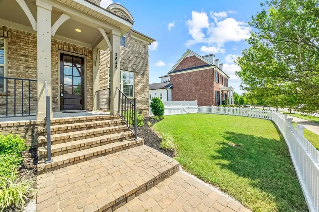 1548 Drakes Creek Hendersonville TN 37075