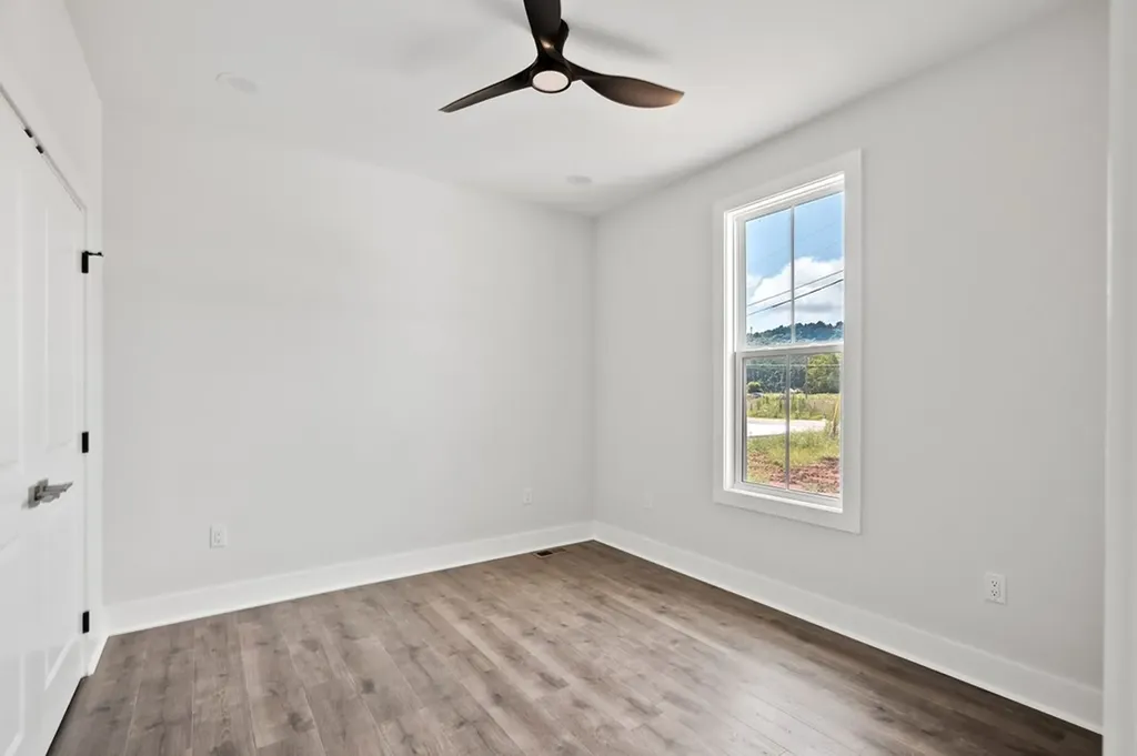 136 Dairy Barn Road Sparta TN 38583