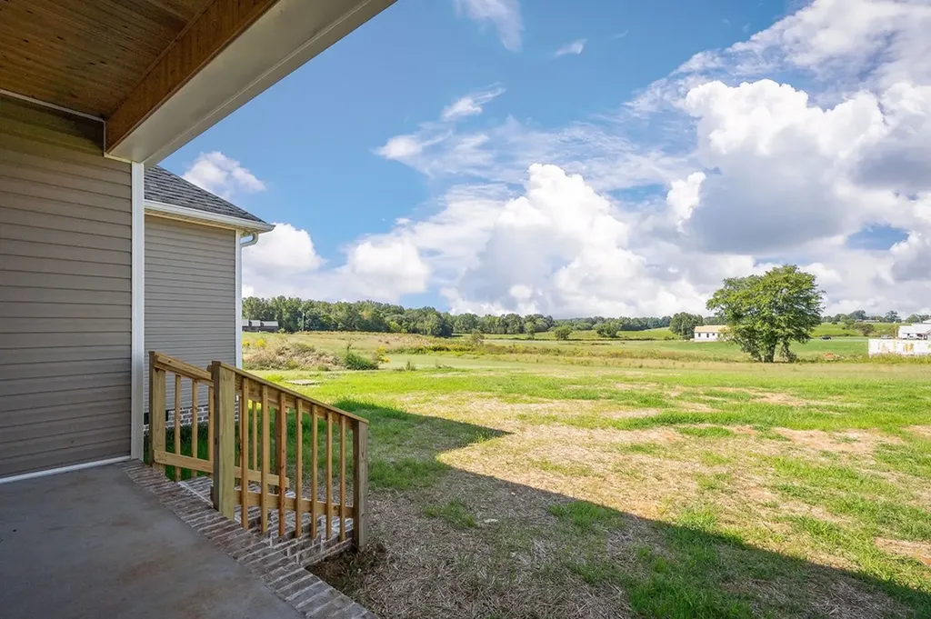 136 Dairy Barn Road Sparta TN 38583