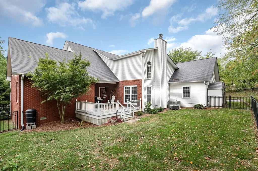 713 Russell Strausse Road Cookeville TN 38501