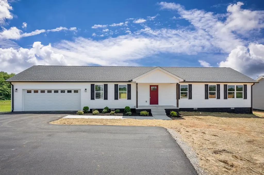 14267 Old Kentucky Road Walling TN 38587