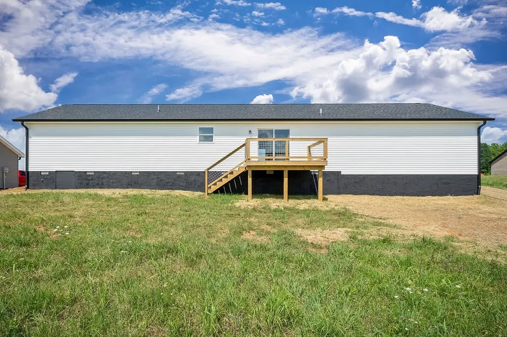 14267 Old Kentucky Road Walling TN 38587