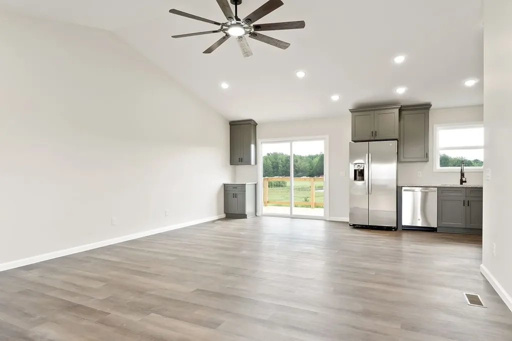 14267 Old Kentucky Road Walling TN 38587