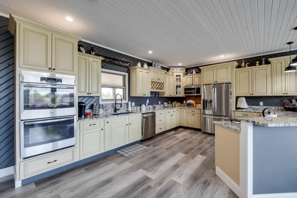 4700 Honey Creek Loop Road Robbins TN 37852