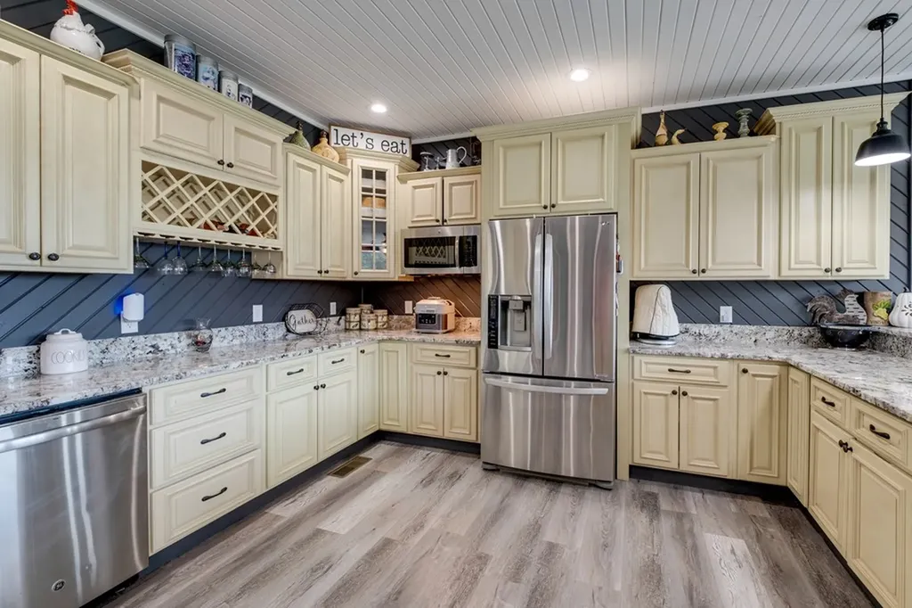 4700 Honey Creek Loop Road Robbins TN 37852