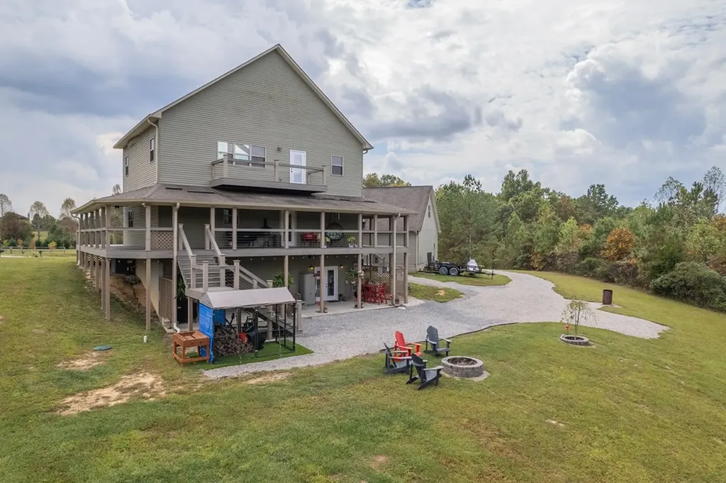 4700 Honey Creek Loop Road Robbins TN 37852