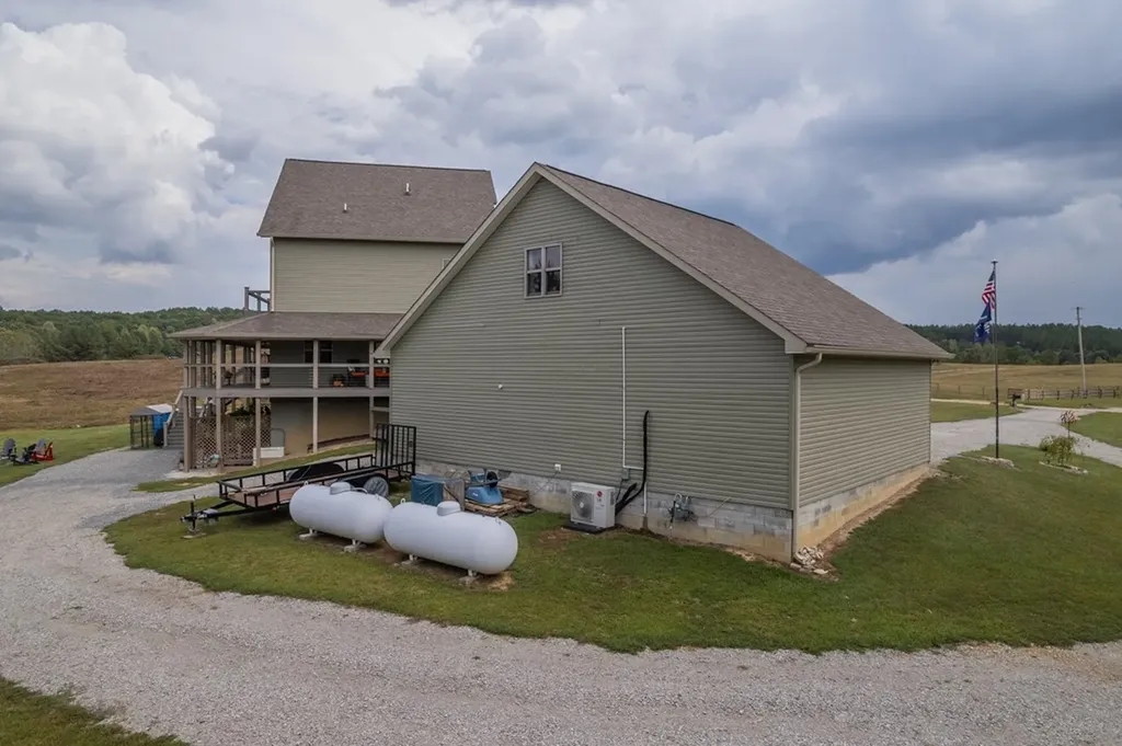 4700 Honey Creek Loop Road Robbins TN 37852