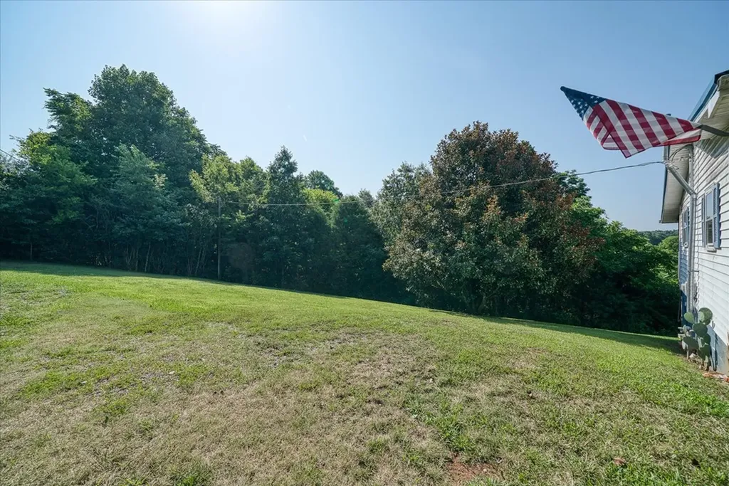 3049 Three Island Road Walling TN 38587