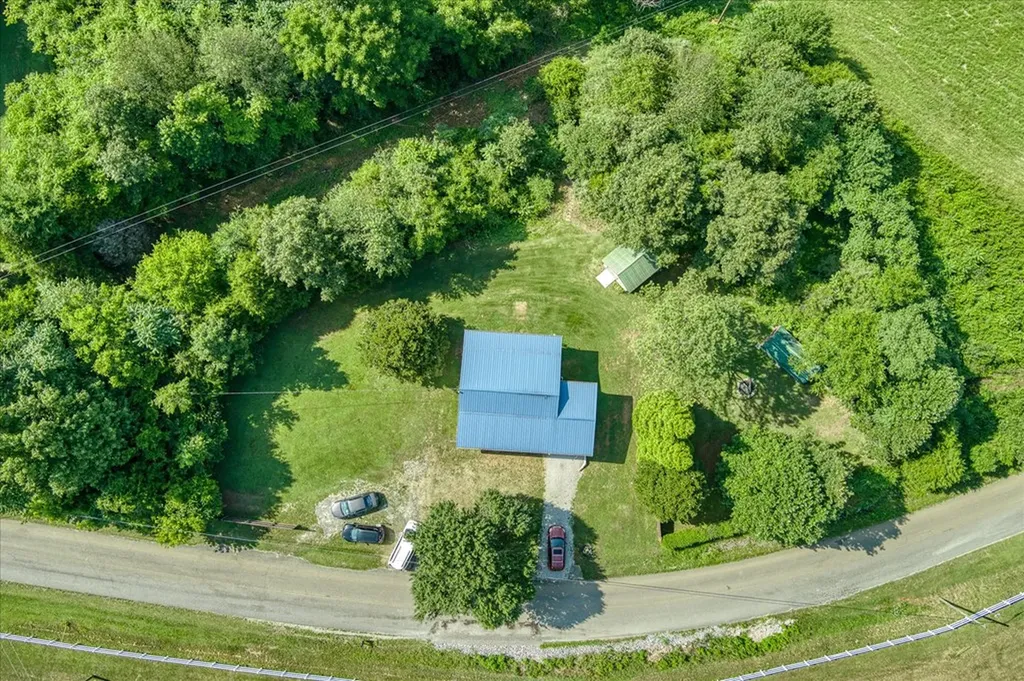 3049 Three Island Road Walling TN 38587