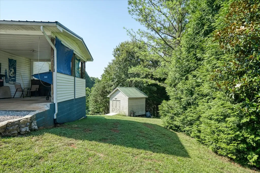 3049 Three Island Road Walling TN 38587