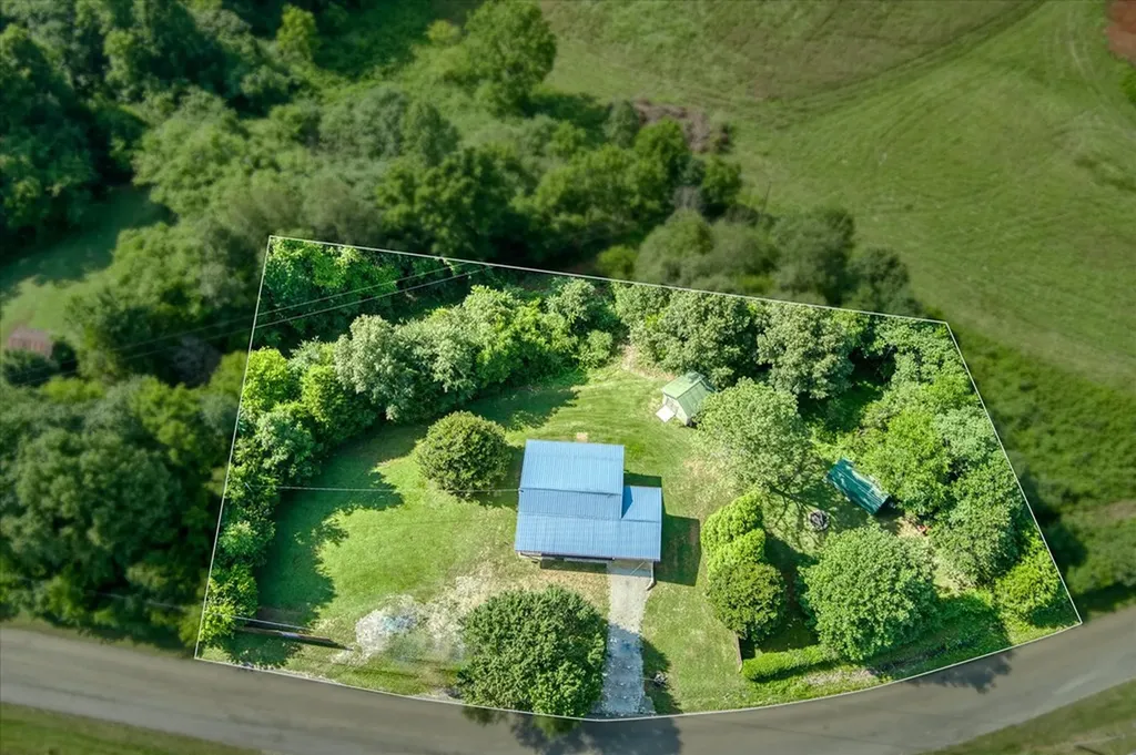 3049 Three Island Road Walling TN 38587