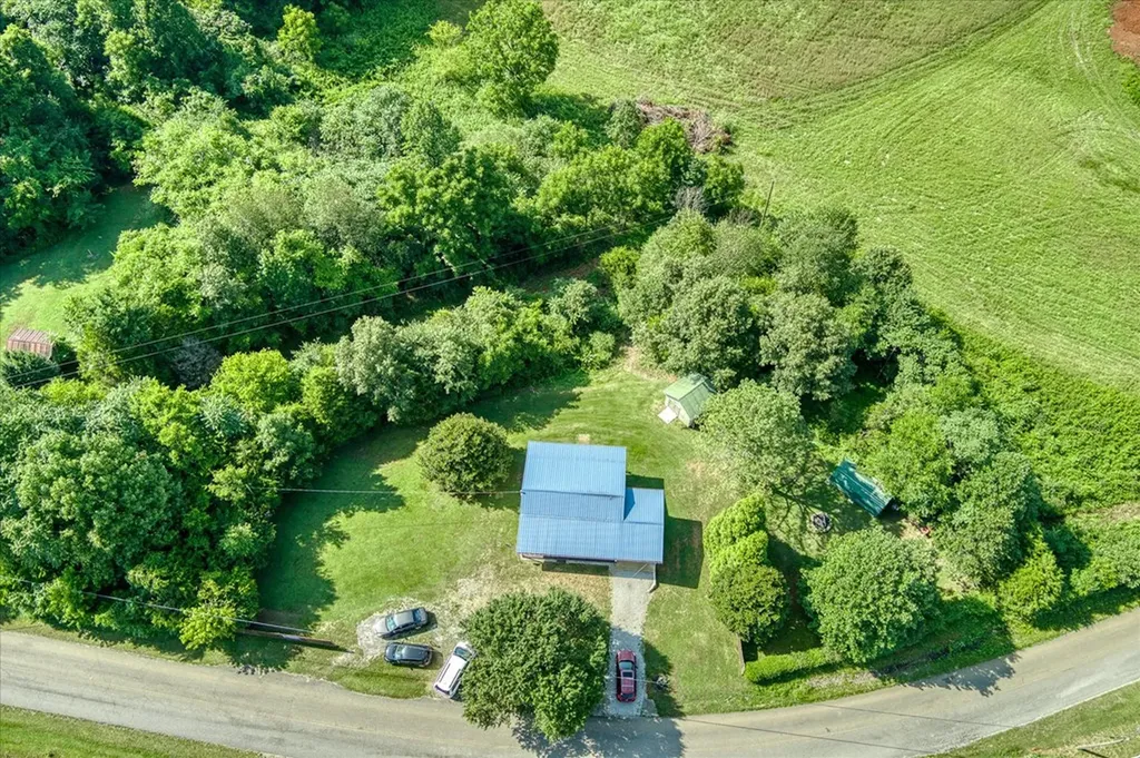 3049 Three Island Road Walling TN 38587