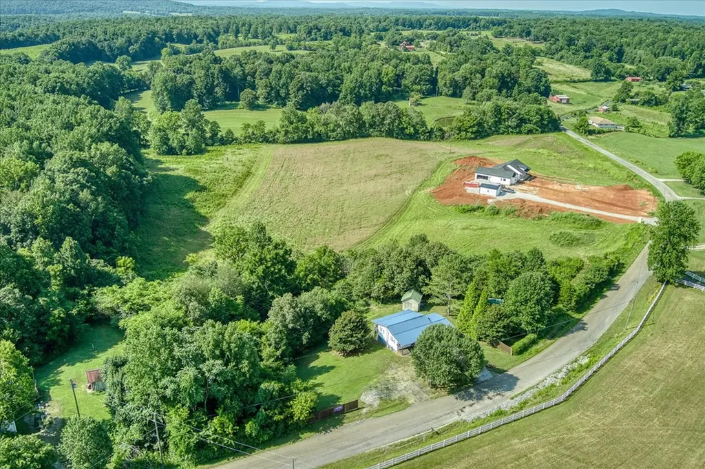 3049 Three Island Road Walling TN 38587