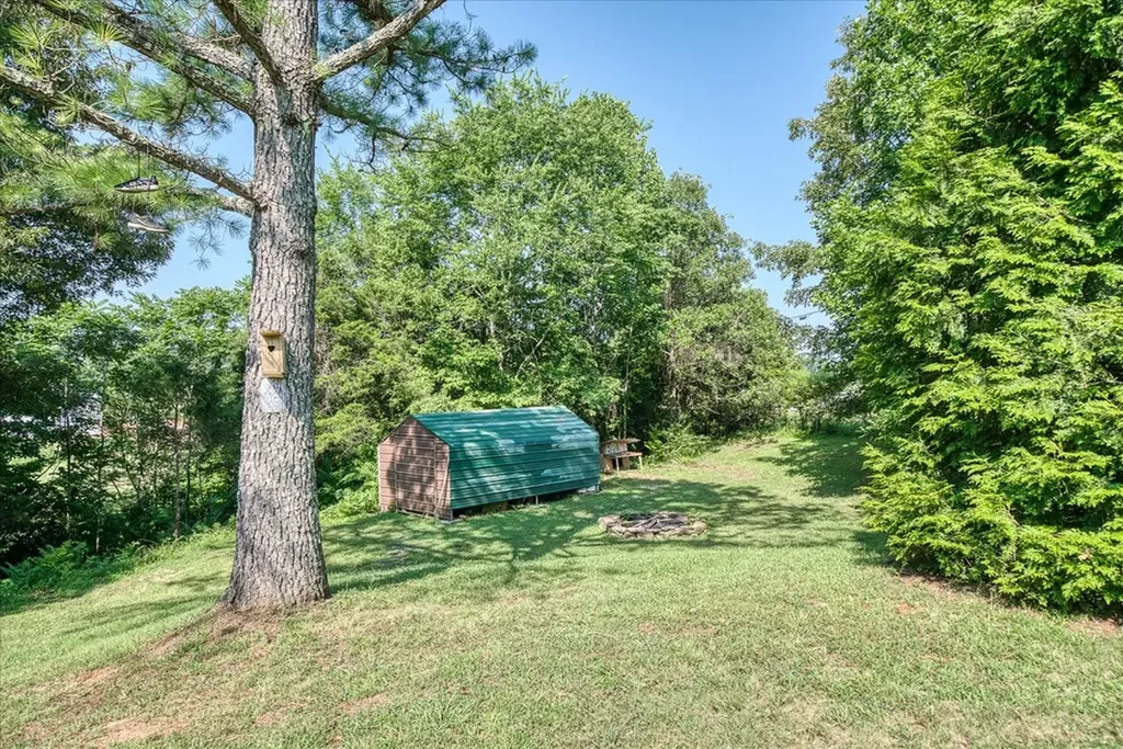 3049 Three Island Road Walling TN 38587
