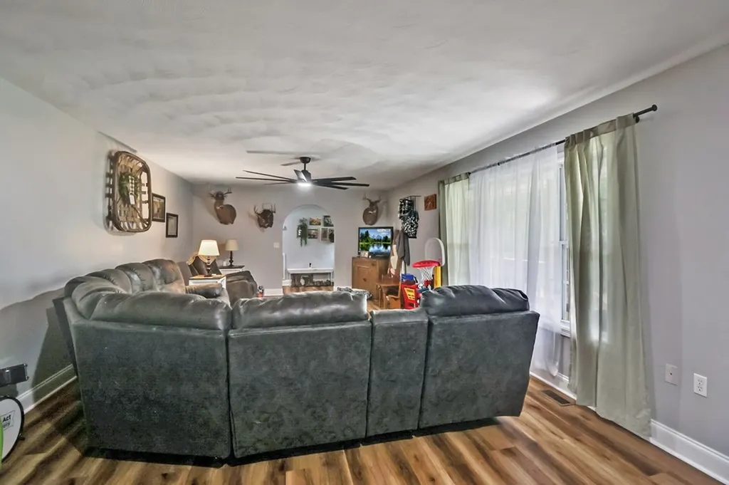 1011 Fox Ridge Drive Grimsley TN 38565