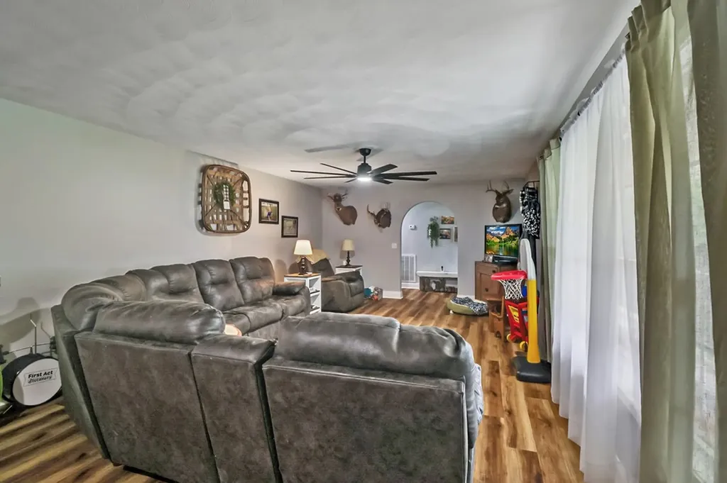 1011 Fox Ridge Drive Grimsley TN 38565