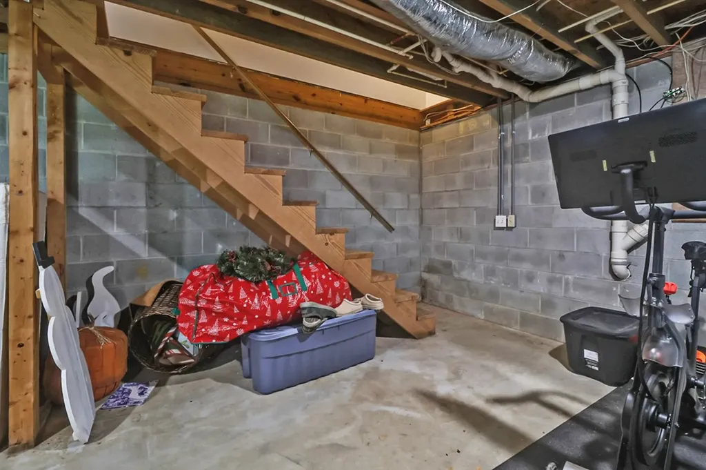 1011 Fox Ridge Drive Grimsley TN 38565