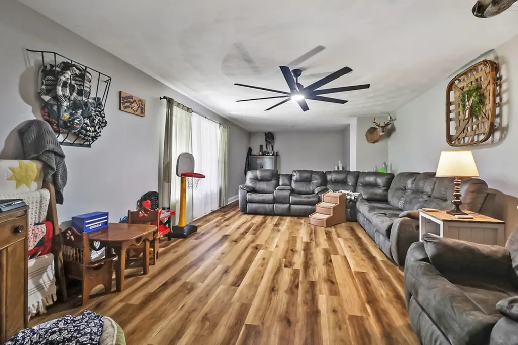 1011 Fox Ridge Drive Grimsley TN 38565