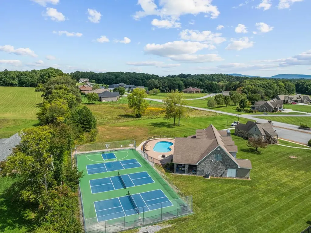 230 Tomlon Road Crossville TN 38555