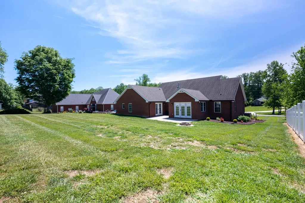 3516 Heritage Green Way Cookeville TN 38506
