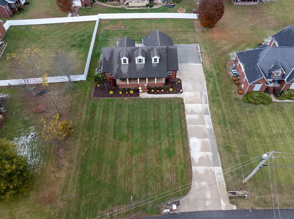 3516 Heritage Green Way Cookeville TN 38506