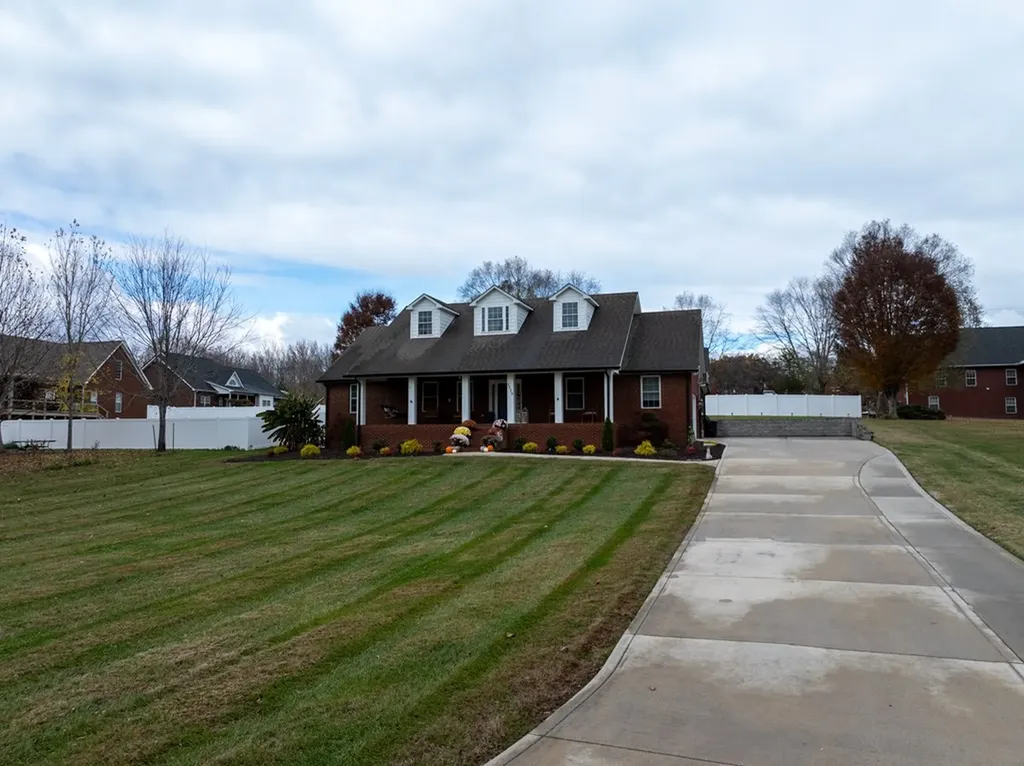 3516 Heritage Green Way Cookeville TN 38506
