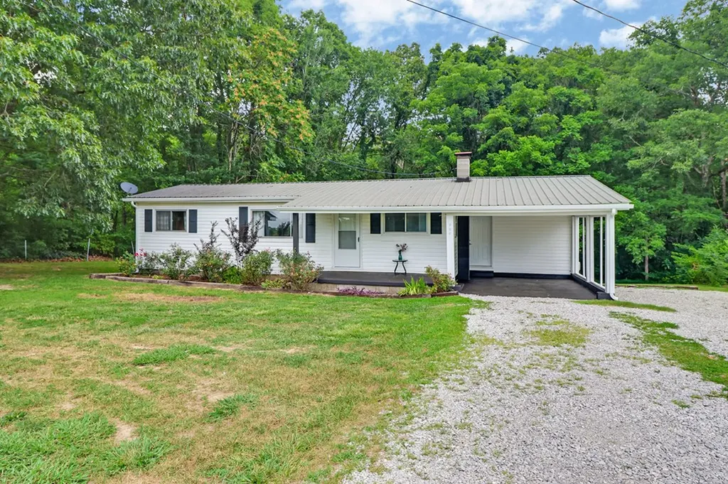 957 Allardt Highway Jamestown TN 38556