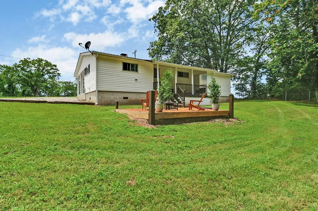 957 Allardt Highway Jamestown TN 38556