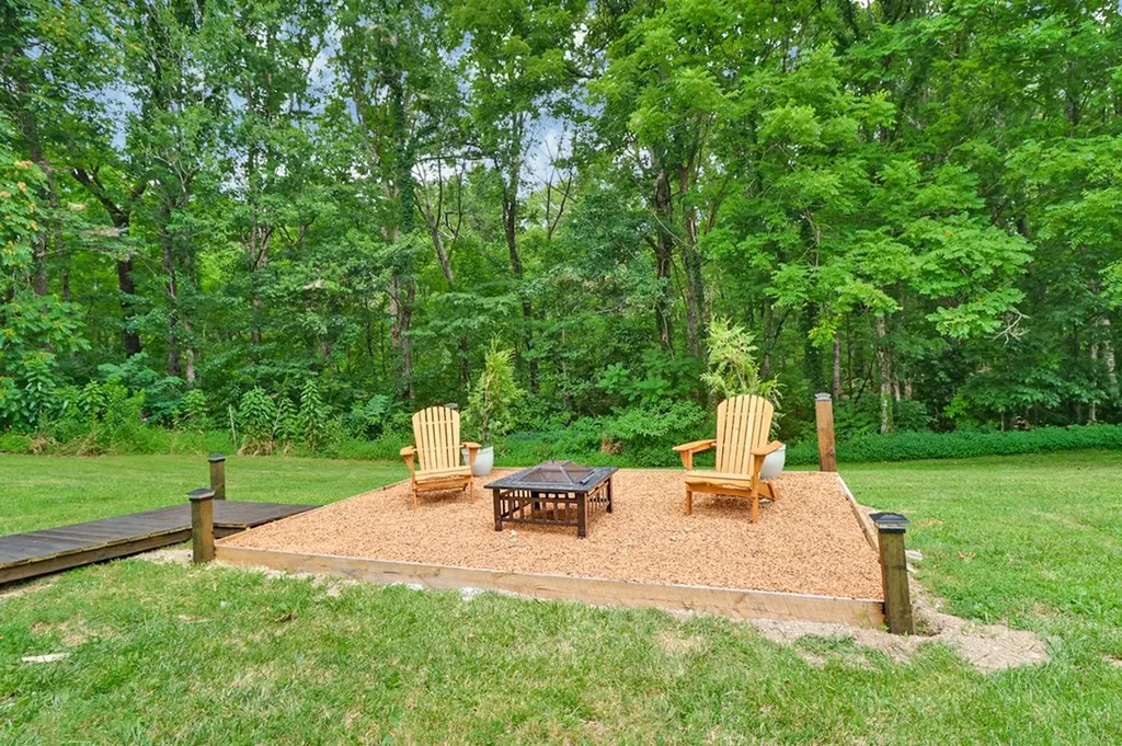 957 Allardt Highway Jamestown TN 38556
