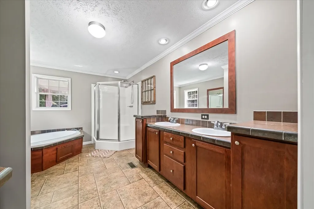 1130 York Highway Gainesboro TN 38562