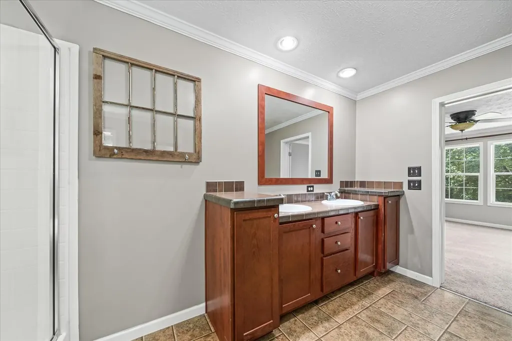 1130 York Highway Gainesboro TN 38562