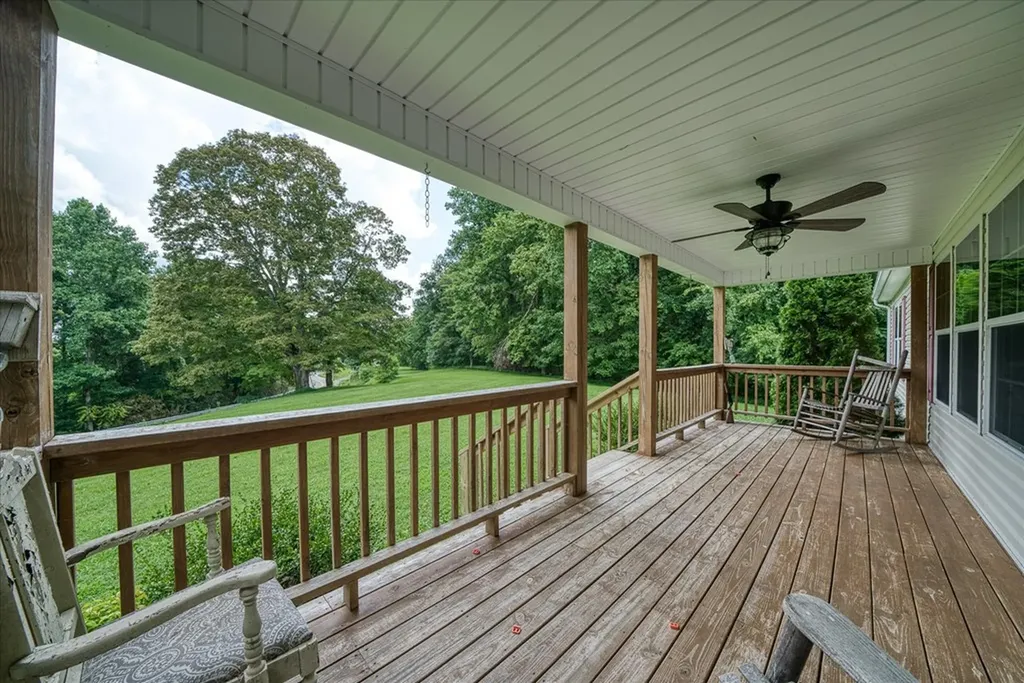 1130 York Highway Gainesboro TN 38562